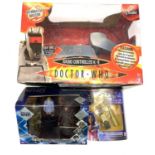 A mixed lot of Dr Who / Sarah Jane Adventures collectibles to include: - 2004 Dr Who boxed 1/4