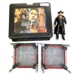 Mixed lot of vintage WWF memorabilia to include: - 1 x lunchbox featuring The Rock, Chris Jericho,