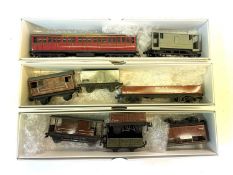 Mixed lot of assorted Hornby Dublo 00 gauge wagons and one carriage (9)
