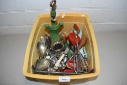 BOX OF VARIOUS ASSORTED CUTLERY, VINTAGE MINCER, KITCHEN WARES ETC