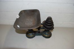 SET OF VINTAGE KITCHEN SCALES AND WEIGHTS