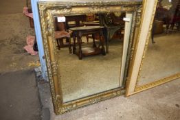 20TH CENTURY WALL MIRROR IN GILT FINISH FRAME
