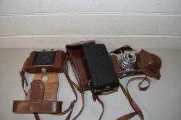 MIXED LOT OF CAMERAS COMPRISING A JEANRETTE, A KOROLL 24 AND AN AGFA (3)