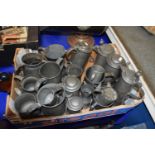 BOX CONTAINING A COLLECTION OF VARIOUS 19TH CENTURY AND LATER PEWTER TANKARDS AND JUGS