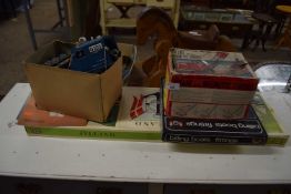 MIXED LOT TO INCLUDE A VINTAGE TOY CRANE, TANK, MODEL BOAT CONSTRUCTION KIT ETC