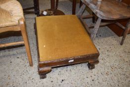 EARLY 20TH CENTURY FOOTSTOOL WITH BALL AND CLAW FEET