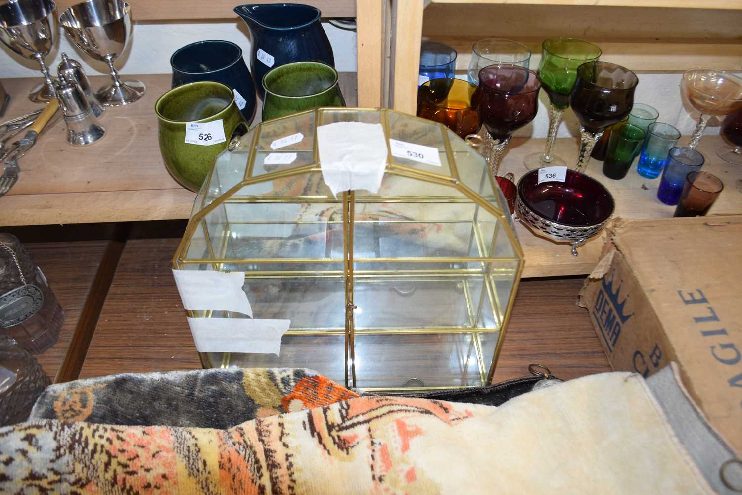 SMALL GLASS TABLE TOP DISPLAY CABINET