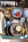 ONE BOX OF MIXED WARES TO INCLUDE SMALL BRASS LANTERN, TANKARD, BUTTER DISH, VARIOUS CERAMICS ETC