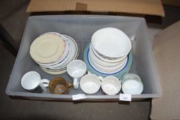 ONE BOX OF ASSORTED KITCHEN WARES