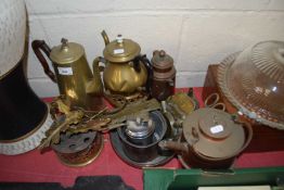 MIXED LOT: VARIOUS ASSORTED COPPER AND BRASS WARES