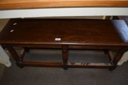 GOOD QUALITY REPRODUCTION OAK NARROW COFFEE OR SIDE TABLE, 112 CM LONG