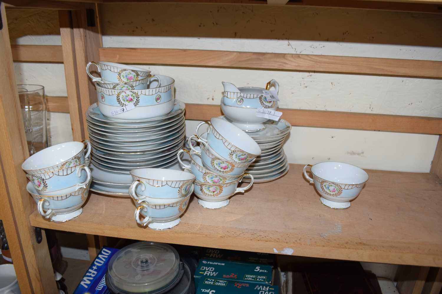 NORITAKE FLORAL DECORATED TEASET