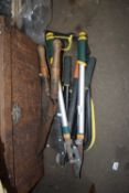 MIXED LOT: VARIOUS GARDEN CLIPPERS AND BOW SAW ETC