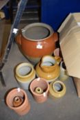 MIXED LOT: VINTAGE EGG CROCK, VARIOUS STORAGE JARS, STONE WARE JUG AND OTHER ITEMS