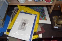 MIXED LOT: VARIOUS 19TH CENTURY AND LATER MOUNTED PRINTS AND PICTURES