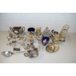 MIXED LOT: VARIOUS ASSORTED SILVER PLATED TABLE WARES, CRUET STAND, TEA WARE ITEMS ETC