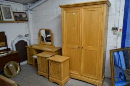 MODERN LIGHT OAK BEDROOM SUITE COMPRISING DOUBLE DOOR WARDROBE, PAIR OF BEDSIDE CABINETS, DRESSING