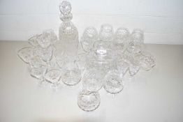 MIXED LOT: VARIOUS ASSORTED CUT GLASS DRINKING GLASSES AND DECANTER