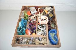 TRAY OF VARIOUS ASSORTED COSTUME JEWELLERY