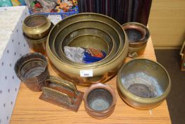 MIXED LOT: VARIOUS BRASS AND COPPER JARDINIERES, LETTER RACK ETC