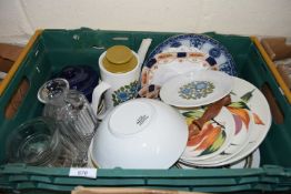 ONE BOX OF VARIOUS MIXED DECORATED PLATES, MEAKIN TOPIC TEA WARES AND OTHER ITEMS