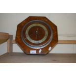 AN EARLY 20TH CENTURY ANEROID BAROMETER IN OCTAGONAL CASE