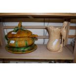 MAJOLICA STYLE SOUP TERRINE AND STAND TOGETHER WITH A SYLVAC HERON HANDLED JUG