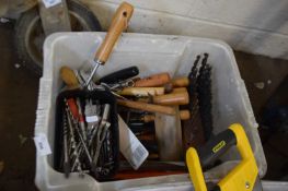 BOX OF VARIOUS ASSORTED TOOLS TO INCLUDE WOOD WORKING CLAMPS