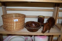 MIXED LOT: TURNED WOODEN BOWLS, A WOODEN MODEL PIG AND OTHER ITEMS