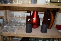 MIXED LOT: VARIOUS DRINKING GLASSES, MODERN VASES ETC