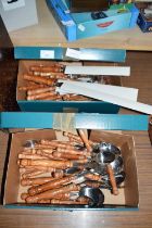 QUANTITY OF WOODEN HANDLED CUTLERY