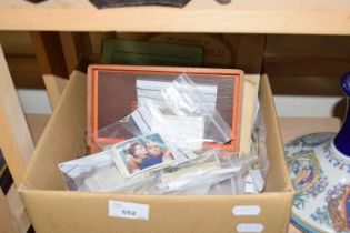 A BOX CONTAINING VARIOUS CIGARETTE CARD ALBUMS PLUS VARIOUS LOOSE