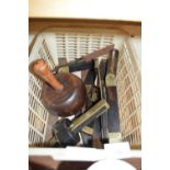 MIXED LOT: VINTAGE HARDWOOD AND BRASS BOUND GAUGES, HARDWOOD SCULPTERS MALLET AND OTHER ITEMS