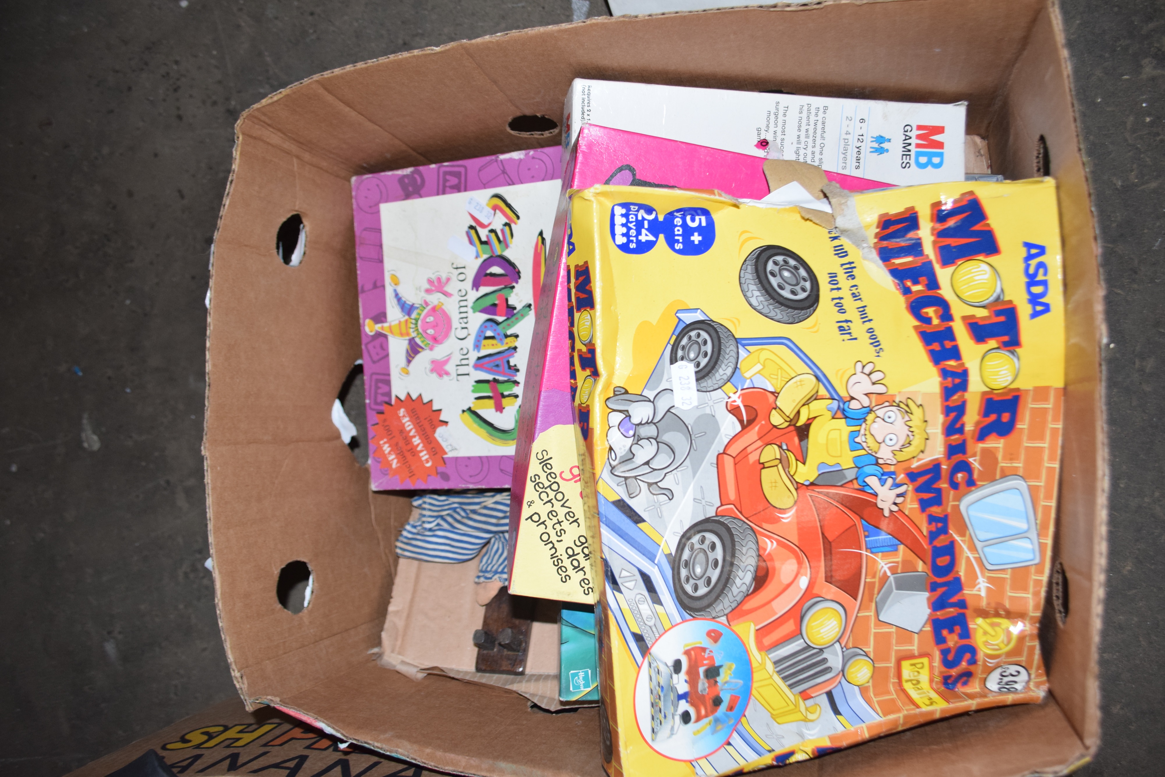 ONE BOX OF VARIOUS CHILDRENS GAMES - Image 2 of 2