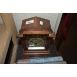 SMALL EARLY 20TH CENTURY MANTEL CLOCK