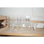 MIXED LOT: VARIOUS DRINKING GLASSES