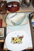 MIXED LOT: DENBY DINNER WARES, BEAFEATER PLATE AND OTHER ITEMS