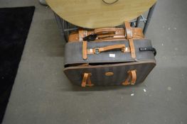 MIXED LOT: ASSORTED SUITCASES
