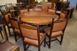 GOOD QUALITY REPRODUCTION CIRCULAR DINING TABLE RAISED ON A COLUMN WITH FOUR OUTSWEPT LEGS