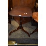 19TH CENTURY MAHOGANY WINE TABLE RAISED ON A TURNED COLUMN WITH TRIPOD BASE