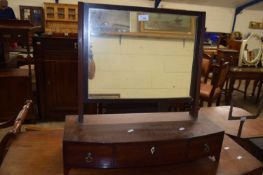 GEORGIAN MAHOGANY BOW FRONT DRESSING TABLE MIRROR WITH THREE DRAWER BASE, 62 CM WIDE