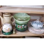 MIXED LOT TO INCLUDE A CARLTON WARE LEAF FORMED DISH, VARIOUS DECORATED PLATES, JARDINIERES,