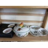 MIXED LOT: ROYAL WORCESTER VEGETABLE DISH, HORS D'OEUVRES DISH AND OTHER ITEMS