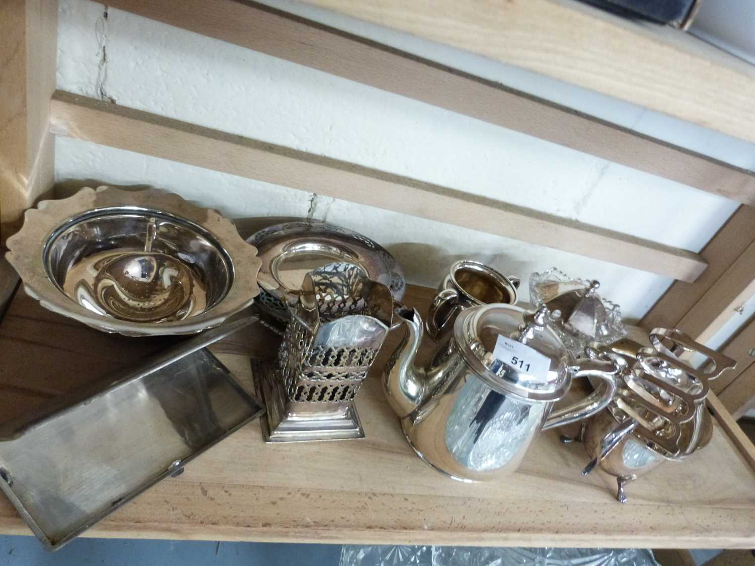 MIXED LOT: VARIOUS SILVER PLATED WARES