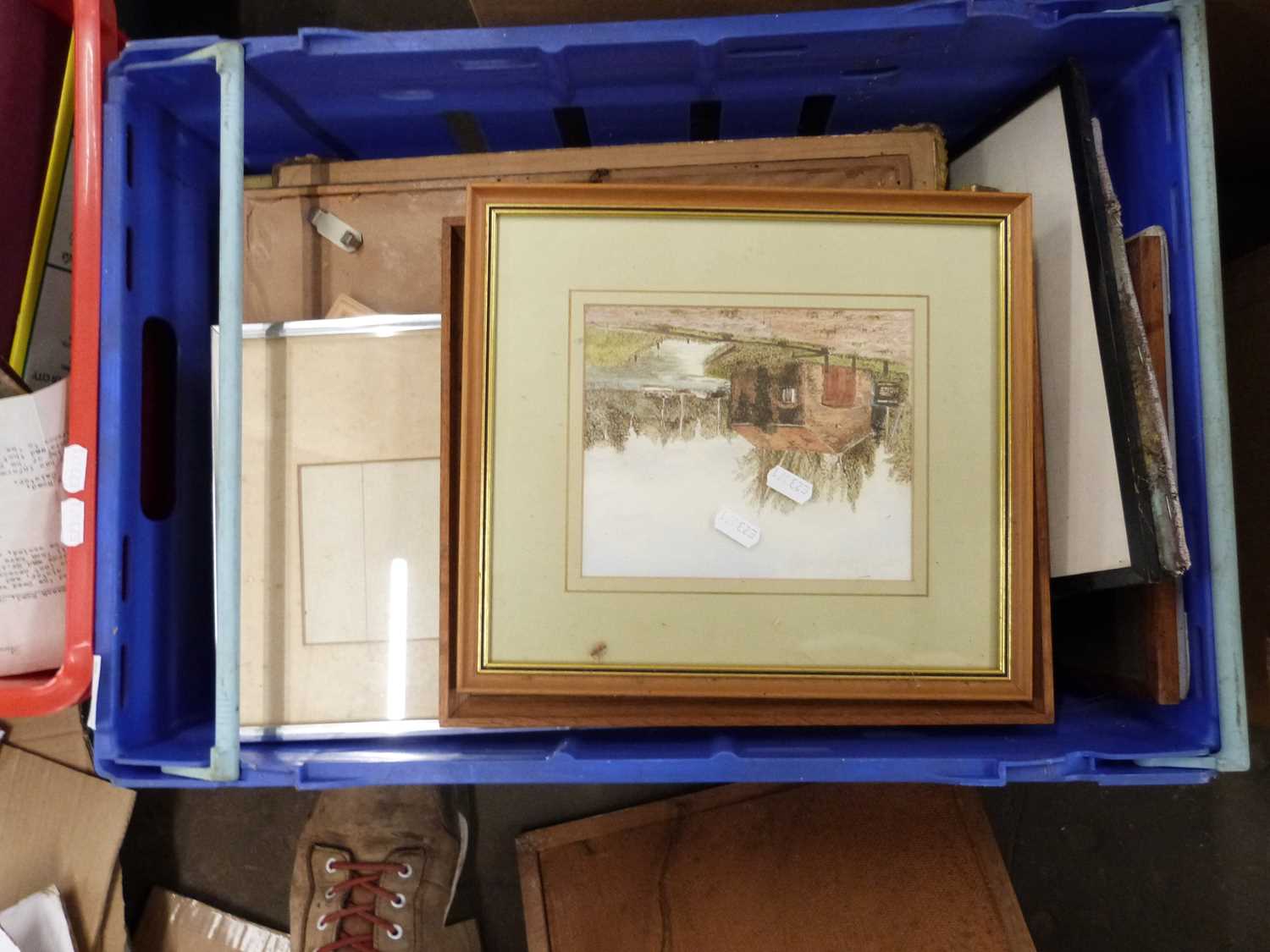 LARGE MIXED LOT OF ASSORTED PRINTS AND PICTURES - Image 5 of 6