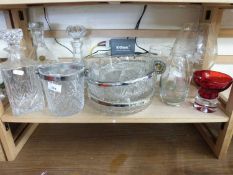 MIXED LOT: VARIOUS DECANTERS, GLASS BOWLS ETC