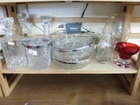 MIXED LOT: VARIOUS DECANTERS, GLASS BOWLS ETC