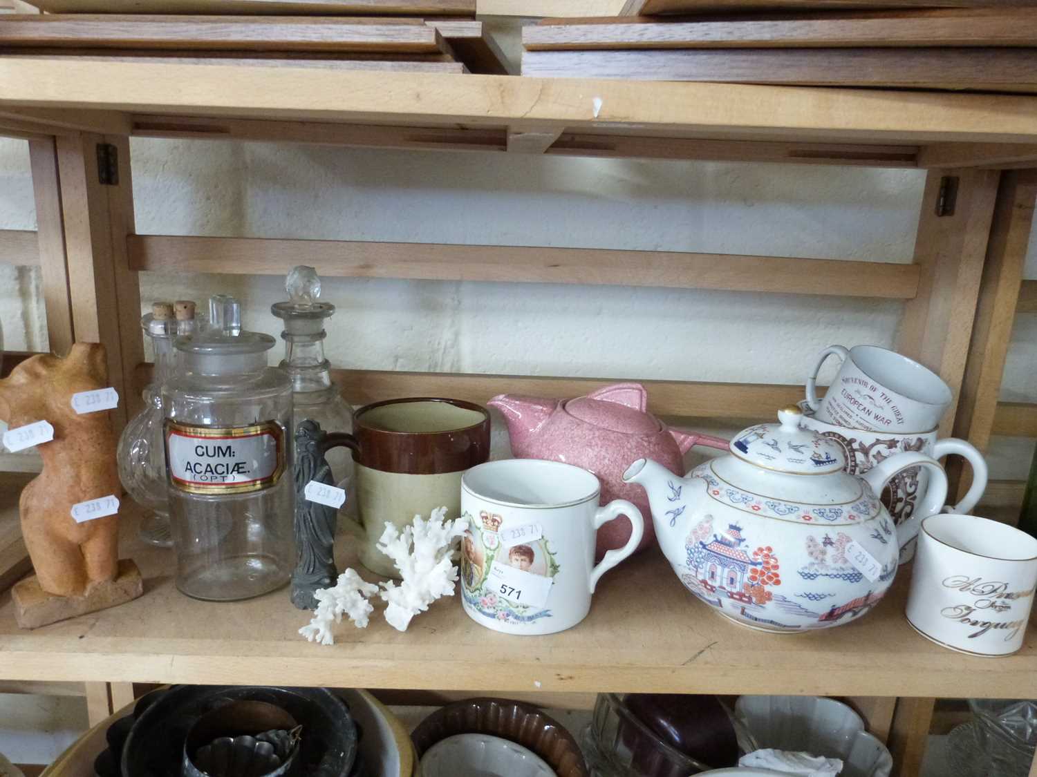 MIXED LOT: DECANTERS, COMMEMORATIVE MUGS, TEAPOTS ETC