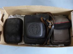 MIXED LOT: VINTAGE CAMERAS TO INCLUDE A ZENIT