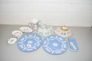 MIXED LOT: WEDGWOOD JASPER WARE PLATES, VARIOUS SMALL PIN DISHES, JELLY MOULD ETC